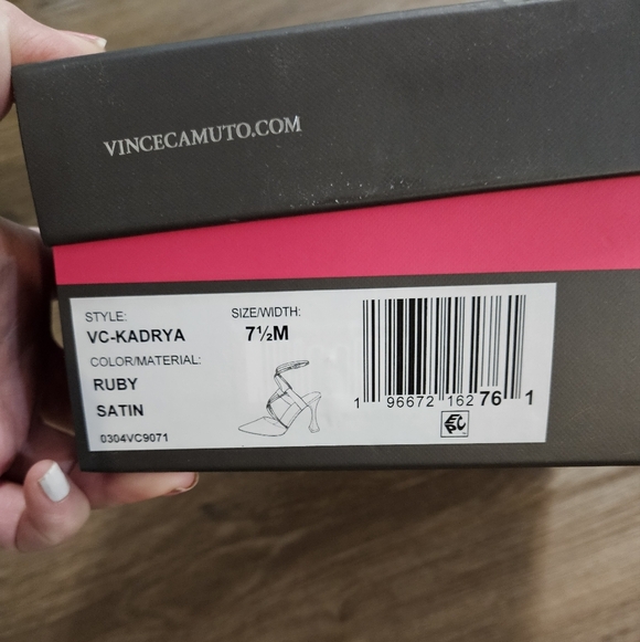 🔥TODAY ONLY 🔥Vince Camuto Red Shoes Heels Pointed Toe Satin New Sz 7.5 - Picture 7 of 9